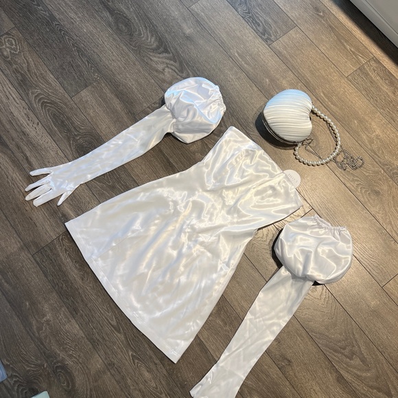 More to come brand new never worn tube dress with gloves - Picture 3 of 3